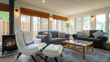 Smart TV, fireplace, table tennis, books