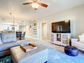 Televisión, reproductor de DVD y estéreo