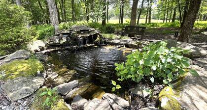 The Secluded Pocono Retreat w/ Private Pool & Hot Tub