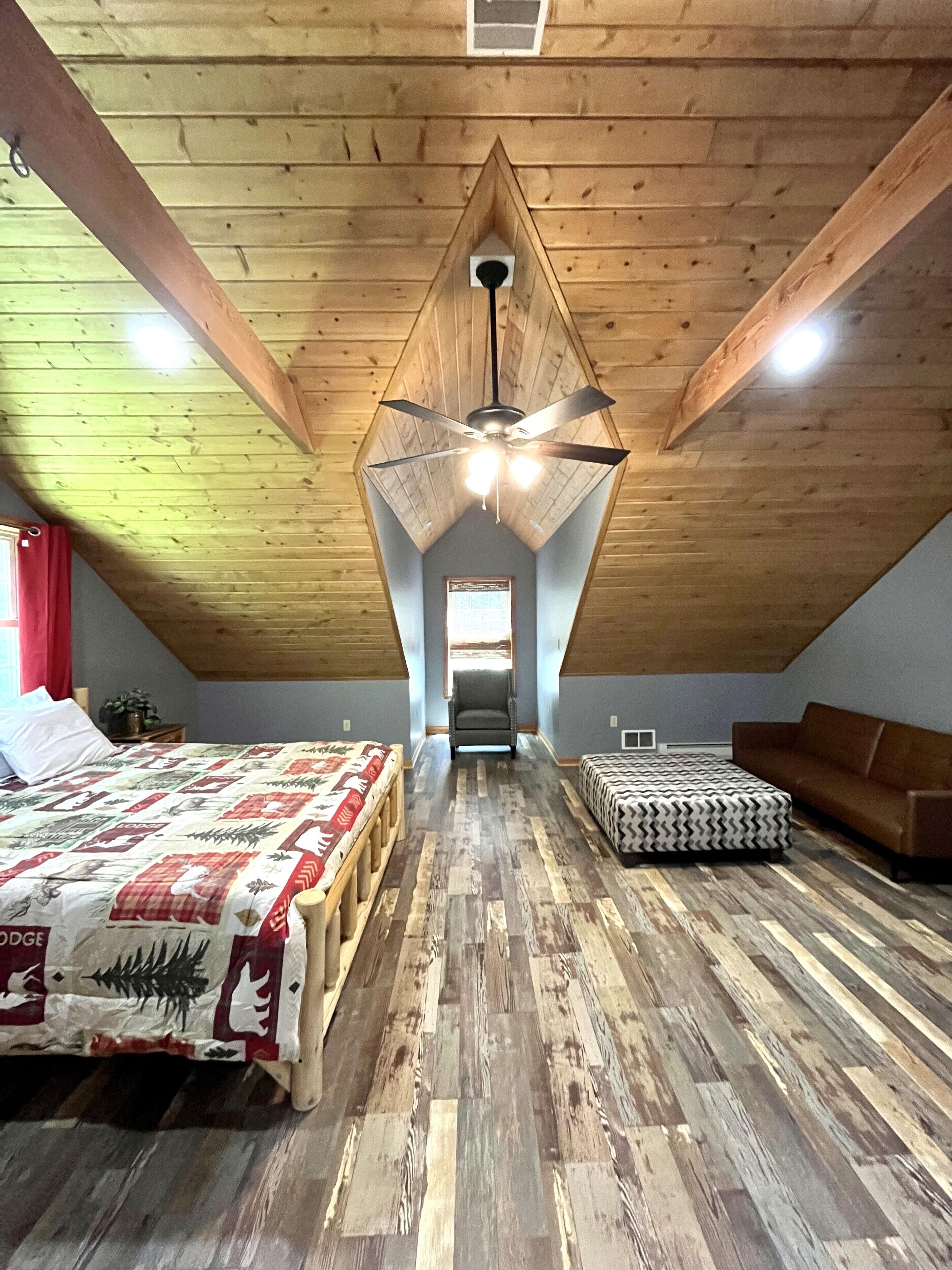 4 bedrooms, desk, iron/ironing board, free WiFi
