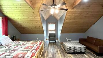 4 bedrooms, desk, iron/ironing board, free WiFi