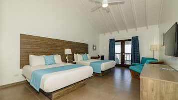 Premium-huone, 2 keskisuurta parisänkyä | Silitysrauta/-lauta, ilmaiset vauvansängyt, lisävuoteet, ilmainen Wi-Fi