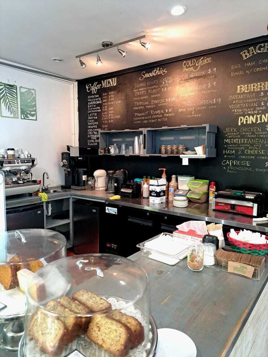 Desayuno a la carta todos los días (con cargo) 