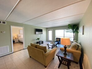 2 habitaciones, escritorio, tabla de planchar con plancha y wifi gratis 