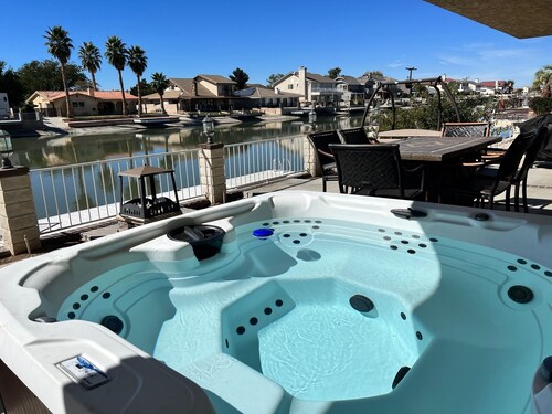 LAKEFRONT HOME- Spring Valley Lake - Hot Tub, Pool Table!