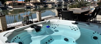 LAKEFRONT HOME- Spring Valley Lake - Hot Tub, Pool Table!