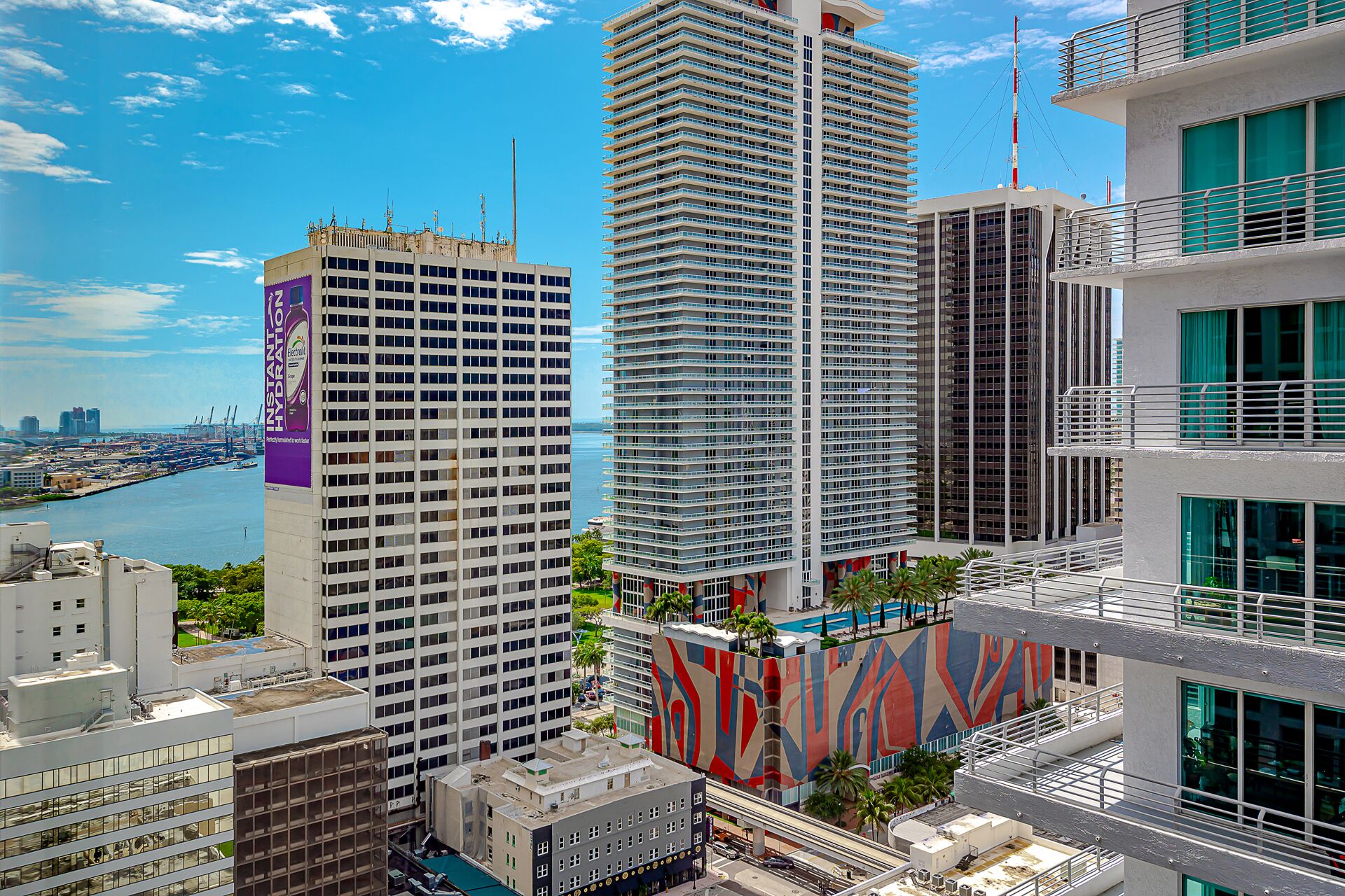 Amazing Apartment in the Business district - #2502