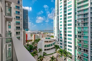 Property grounds - Gorgeous Studio in Downtown Miami - #1911 (Miami)