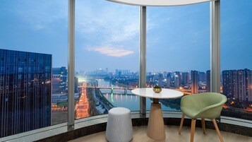 Rúmföt af bestu gerð, dúnsængur, míníbar, öryggishólf í herbergi