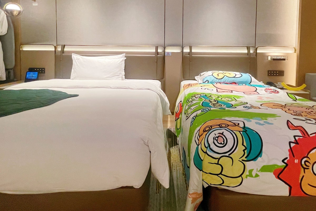 Premium Room, 1 King Bed (Kids Theme) | Premium bedding, down comforters, minibar, in-room safe