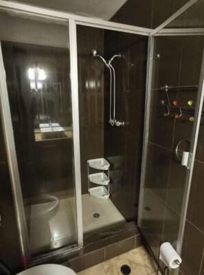 Shower, jetted tub - SPECTACULAR SEA VIEW WITH TERRACE ON BALBOA AV (Panama City)