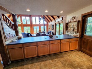 Interior - Vista Greystone Lodge-Incredible view!! Streaming tvs! Wifi! Private! Sleeps 10! (Talking Rock)