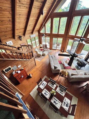 Smart TV, fireplace, foosball - Vista Greystone Lodge-Incredible view!! Streaming tvs! Wifi! Private! Sleeps 10! (Talking Rock)