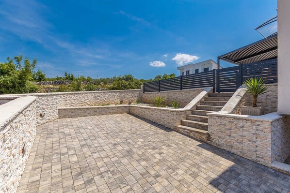 Terrace/patio - Holiday house SUNLIGHT with heated pool (Malinska)