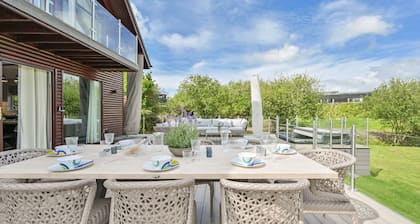 RockPools Hot Tub Lodge on Retallack Resort