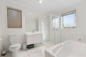 Bathtub