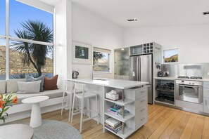 Fridge, microwave, dishwasher, coffee/tea maker