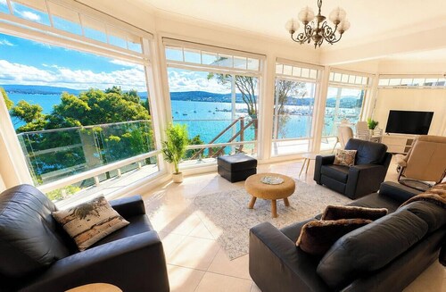 Azure Vista - waterfront, stunning views