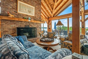 Smart TV, DVD player, stereo