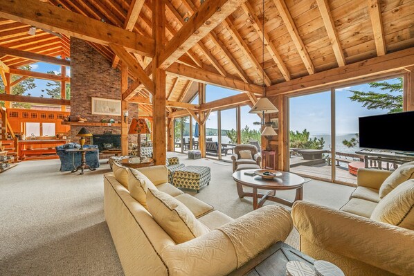 Smart TV, DVD player, stereo