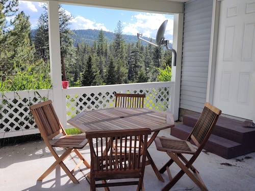 Large, Comfortable Home | Sleeps 8 | On the Clearwater River | Dog Friendly