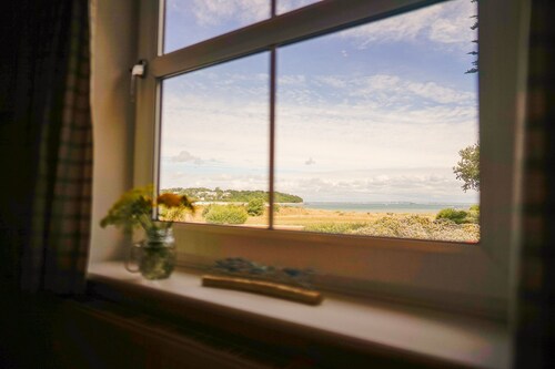 9 Solent Landing -  a family friendly house that sleeps 6 guests  in 3 bedrooms