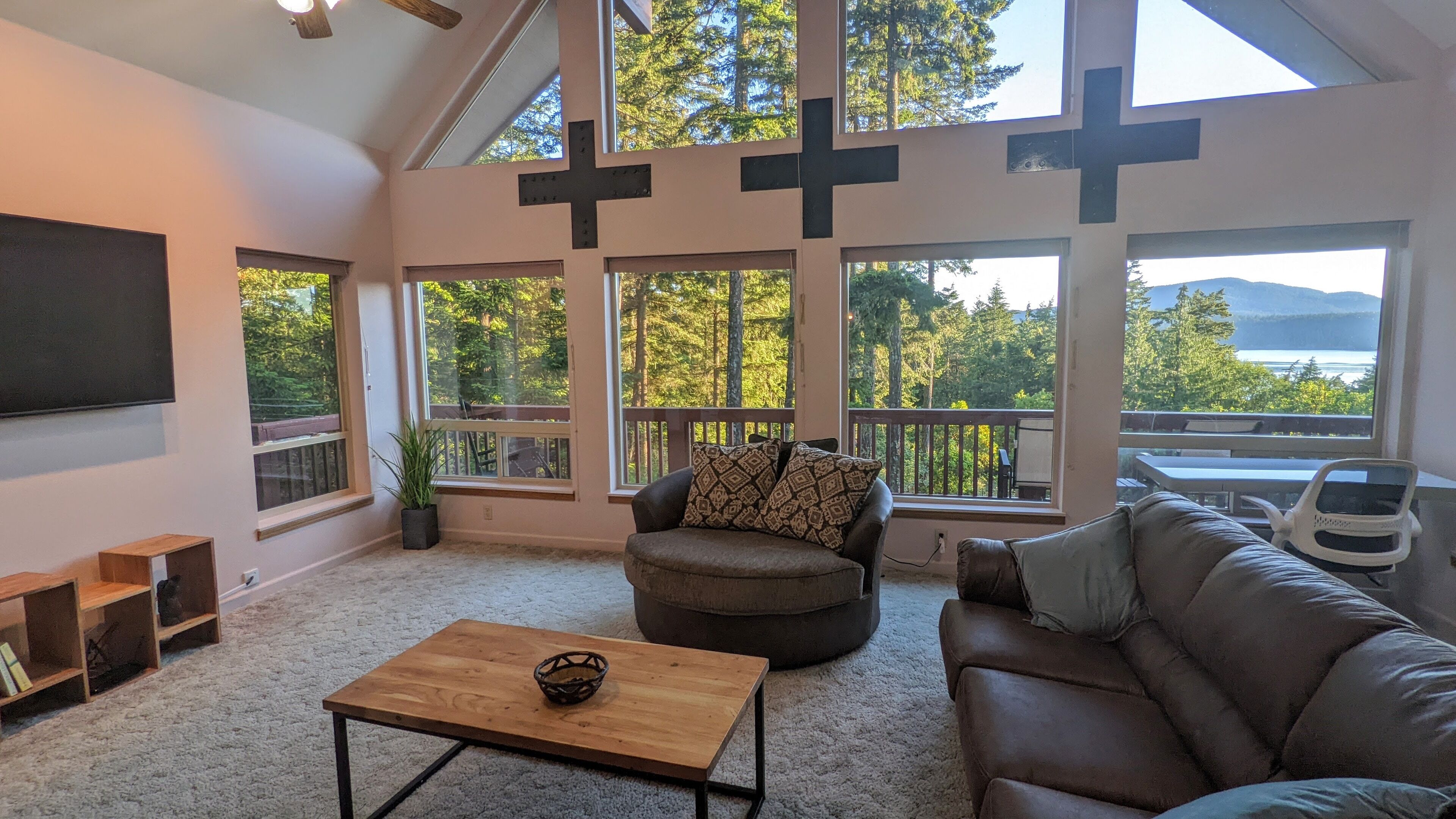 TV connectée, table de tennis de table, imprimantes