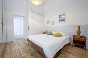 2 chambres, fer et planche à repasser, Wi-Fi gratuit, draps fournis