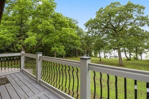 Property grounds - Dockside Getaway Lakefront, Campfire, Cooking Area (Shell Knob)