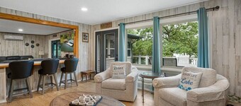 Dockside Getaway Lakefront, Campfire, Cooking Area