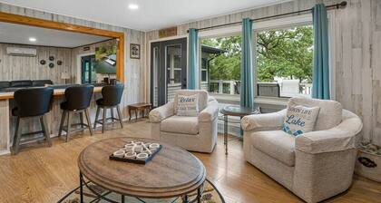 Dockside Getaway Lakefront, Campfire, Cooking Area