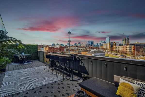 屋外ダイニングエリア