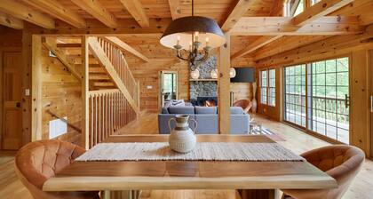 Secluded Cabin w/ Natural Swim Hole-HotTub-Trails
