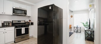 Star Wars Themed 2 BR | Close to DT/MT | Laundry