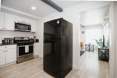 Star Wars Themed 2 BR | Close to DT/MT | Laundry