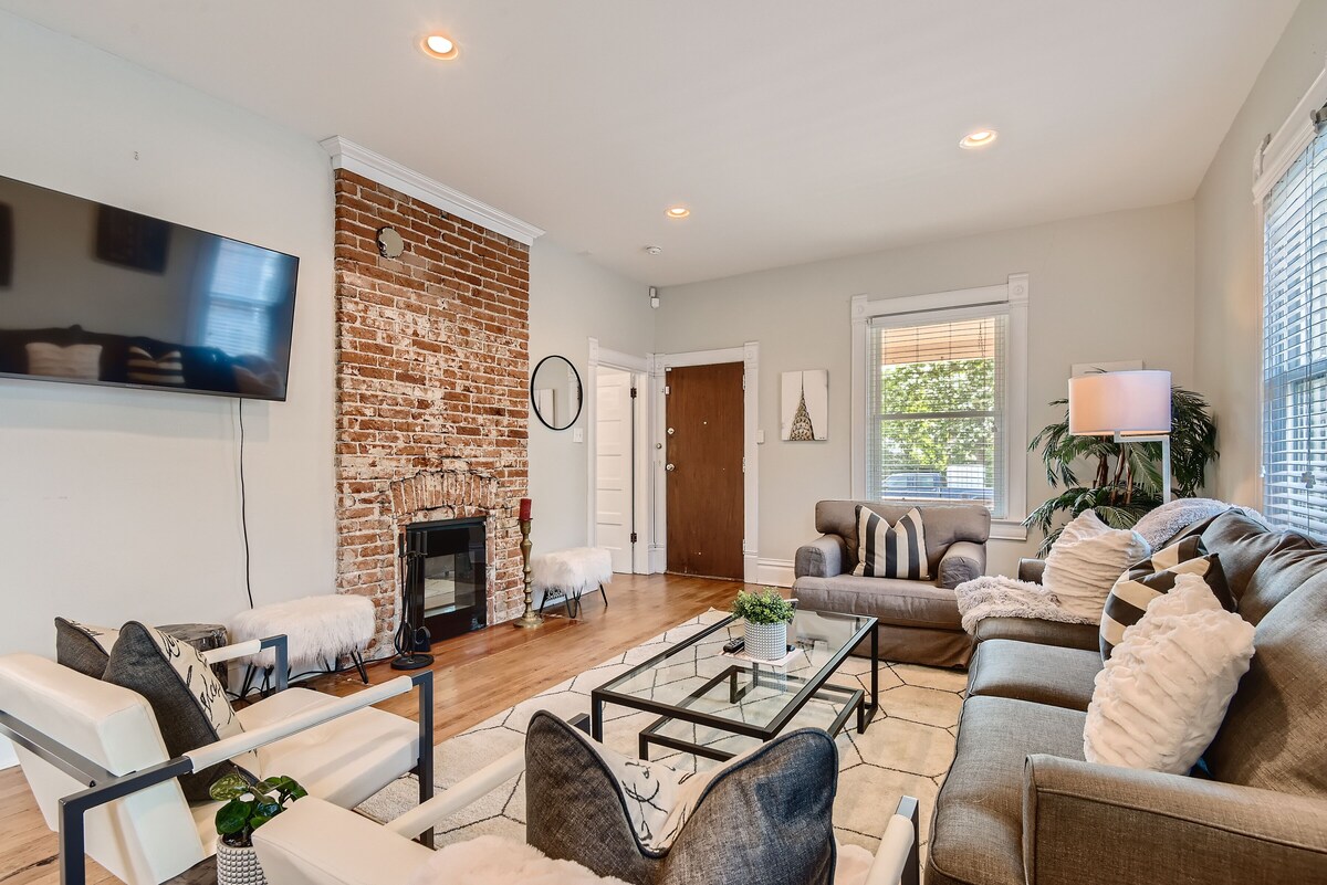 Spacious private home in Lohi, Great Location, Large Backyard, Gameroom, Garage