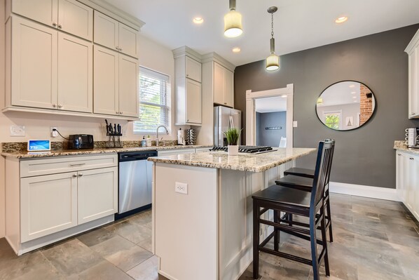 Fridge, microwave, oven, stovetop - Spacious private home in Lohi, Great Location, Large Backyard, Gameroom, Garage (Denver)