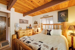 2 bedrooms, WiFi, bed sheets - Furnished Deck: High Sierra Cabin in Twain Harte! (Twain Harte)