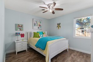 4 bedrooms, desk, iron/ironing board, free WiFi
