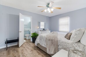 4 bedrooms, desk, iron/ironing board, free WiFi