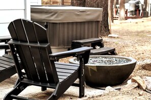 Outdoor spa tub - Spa | fireplace inside & out | perfect location (Big Bear Lake)