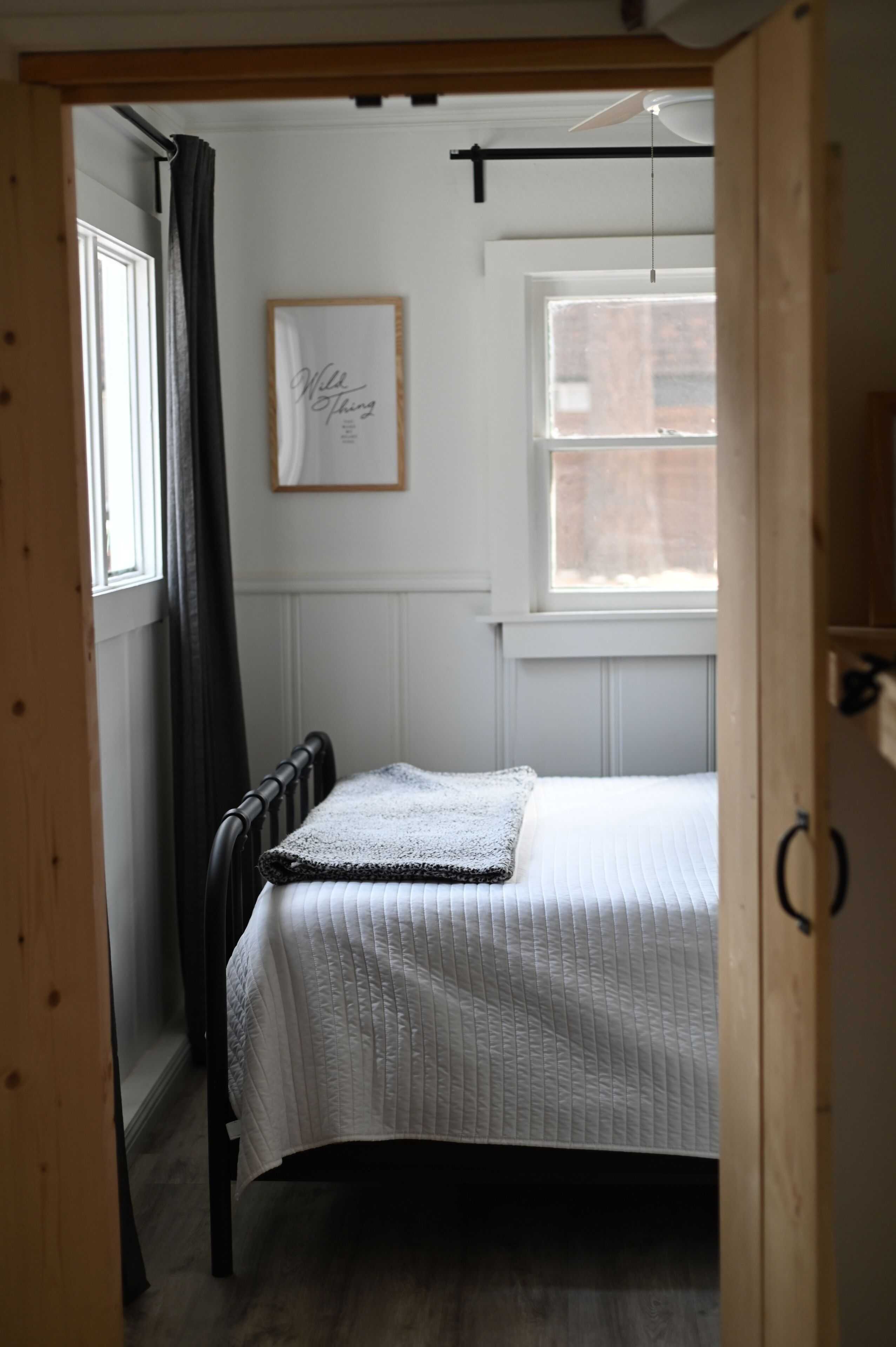 1 habitación, tabla de planchar con plancha, wifi gratis y ropa de cama 