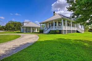 Exterior - Bright Waveland Home - Walk to Beach Access! (Waveland)