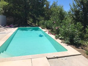 Outdoor pool - Villa swimming pool in a natural setting 10 min walk from the old town view Luberon (forcalquier)