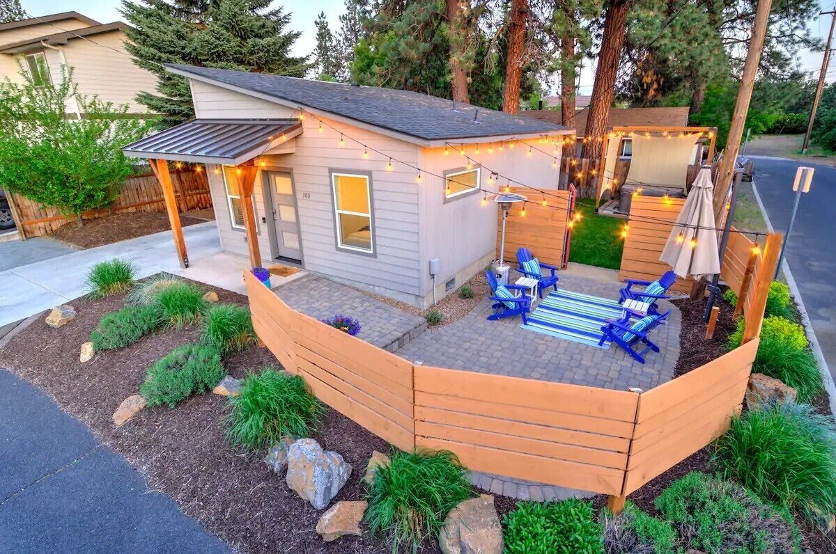 Bend Adventures Base - hot tub/firepit/bikes/floats
