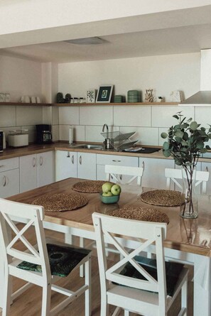 Fridge, microwave, stovetop, toaster