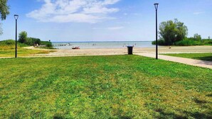 Nær stranden
