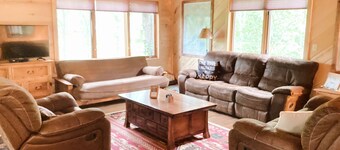 Cozy & Peaceful Little Pine River Retreat