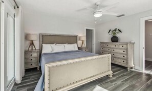 3 chambres, bureau, Wi-Fi gratuit, draps fournis