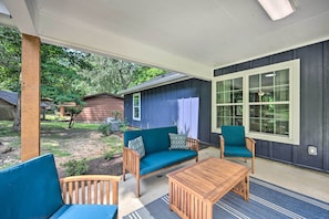 Terrace/patio - Modern Lakefront Retreat in Avinger (Avinger)